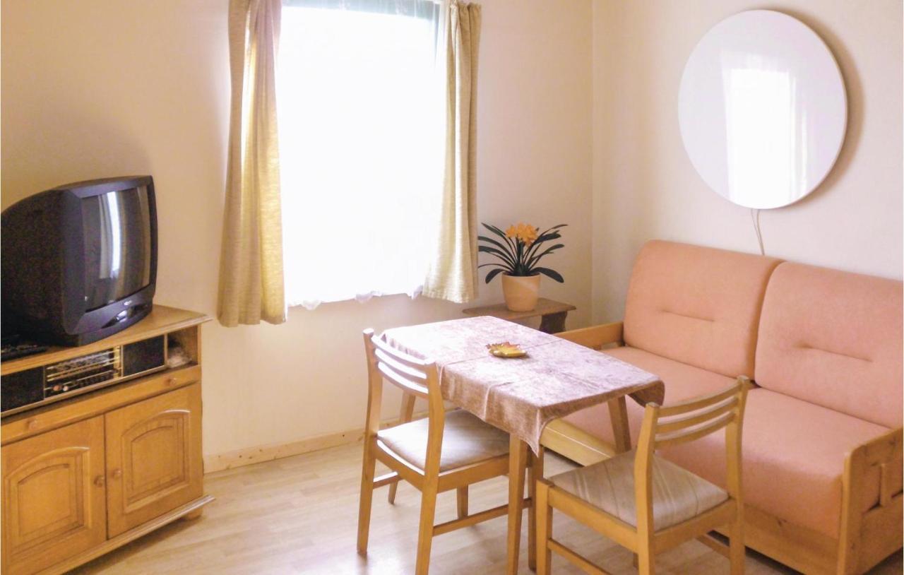 1 Bedroom Amazing Apartment In Settin エクステリア 写真
