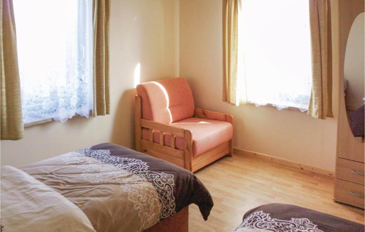 1 Bedroom Amazing Apartment In Settin エクステリア 写真